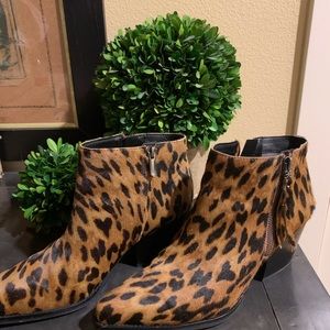 Brand new Sam Edelman calf hair booties!💕